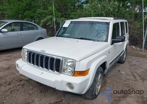 2007 Jeep Commander Sport z USA, uszkodzony, nr VIN 1J8HG48N77C611652